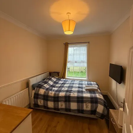 Budget 3 Bed House In Secure Parking * Tralee
