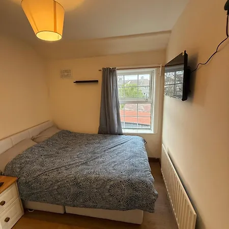 Dom wakacyjny Budget 3 Bed House In Secure Parking *