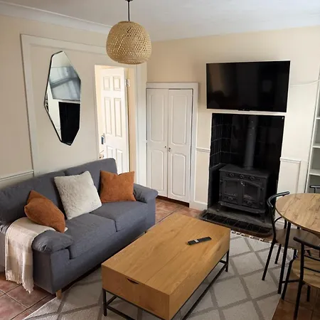 Budget 3 Bed House In Secure Parking Tralee